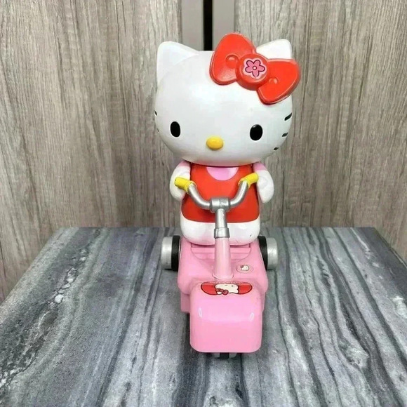 Hello Kitty Scooter Toy Without Remote - Picture 2 of 8